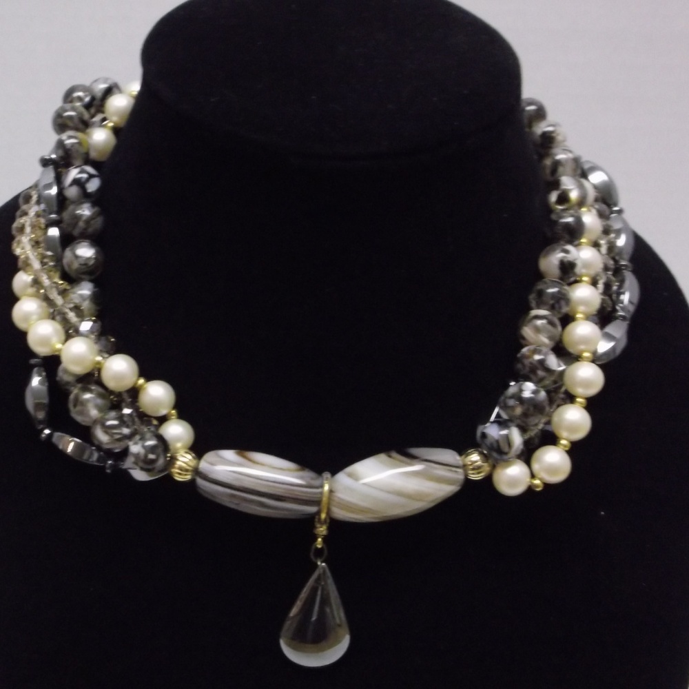 18" Hematite Agate Pearl Swarovski Crystal necklac